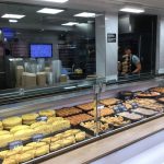 El 68% de los españoles compra comida preparada en el súper y reitera que sigue yendo a comer a restaurantes