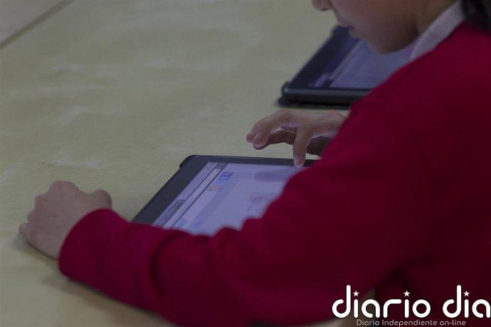 El 88% de profesores cree que los colegios priorizan comprar dispositivos por encima de su utilidad, según un estudio
