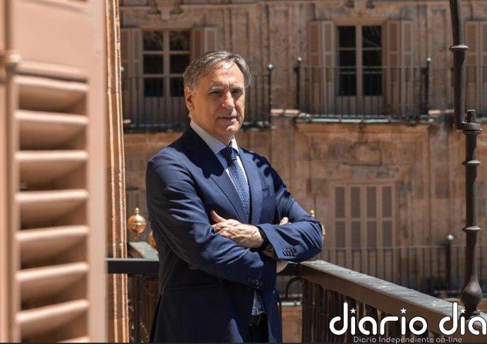 El alcalde de Salamanca, Carlos García Carbayo, asume este miércoles la Presidencia de la Red Huellas de Teresa