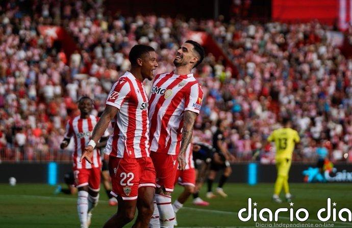 El Almería golea al Leganés y aprovecha la derrota del Castellón