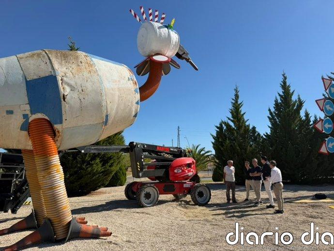 El Ayuntamiento de Jaén acomete la restauración de las esculturas de las rotondas de las flores y los pavos