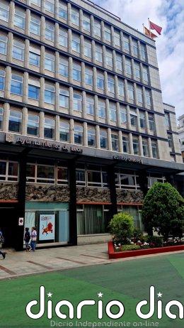 El Ayuntamiento de León habilita un plazo del 12 al 19 de octubre para consultar el censo electoral Archivo - Fachada del Ayuntamiento de León, en Ordoño II.