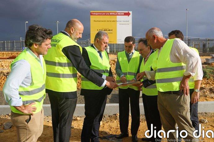 El Ayuntamiento de Sevilla renovará el asfalto de nueve calles en el Cerro del Águila, Rochelambert y Padre Pío-Palmete