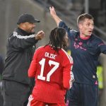 El Bayern descarta multar a Olise por su expulsión en la Champions