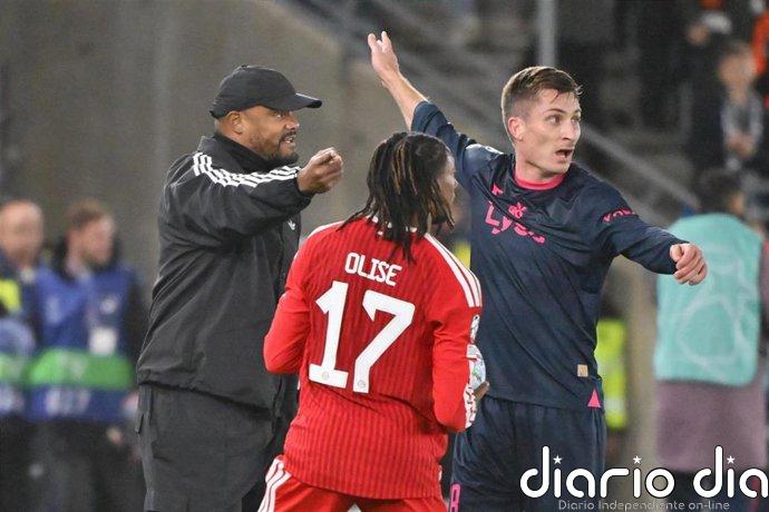 El Bayern descarta multar a Olise por su expulsión en la Champions