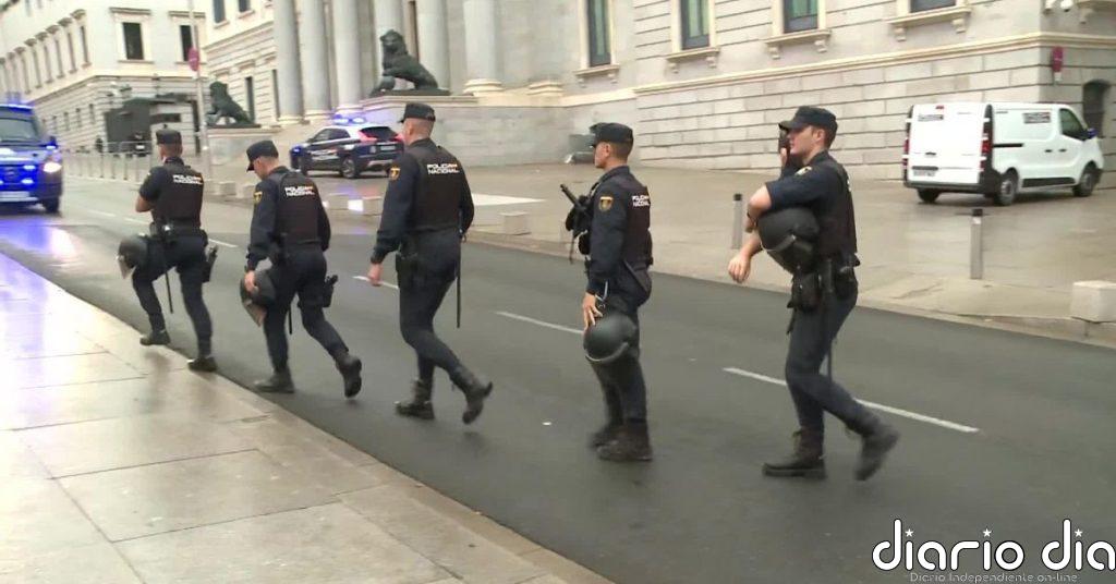 El Congreso se blinda para evitar la llegada de los manifestantes acampados en Sol
