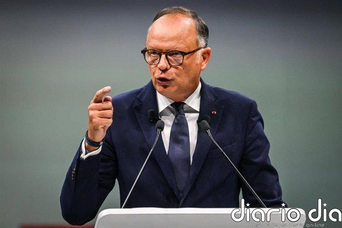 El ex primer ministro francés Édouard Philippe reprocha a Macron su falta de "decisiones" y le exige restaurar el orden