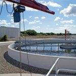 El Gobierno argentino cierra la primera fase de la privatización de AySA con dos consorcios en liza