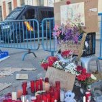 El homenaje a Maricarmen sigue en Sol: "No se puede desalojar un recuerdo"
