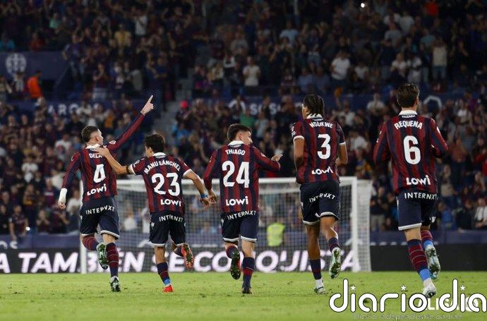 El Levante sale del descenso con un final de locura ante el Sevilla