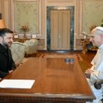 El Papa habla con Zelenski por teléfono sobre la petición de una tregua para permitir ayuda humanitaria