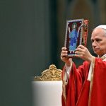 El Papa León XIV hace un llamamiento a la caridad como "fuente de oración" y "alma de la acción"
