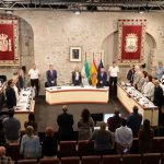El Pleno de Marbella, marcado por el accidente ferroviario de Urda, aborda asuntos de índole administrativo