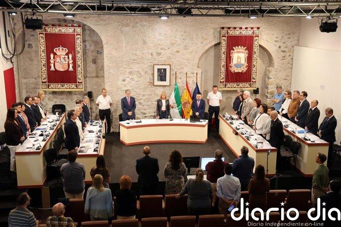 El Pleno de Marbella, marcado por el accidente ferroviario de Urda, aborda asuntos de índole administrativo