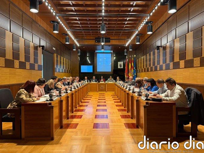 El pleno del Ayuntamiento de Huesca aprueba las ordenanzas fiscales de 2027, que congela los principales tributos