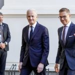 El presidente de Finlandia y el primer ministro de Noruega abordan con Putin el impulso diplomático en Ucrania
