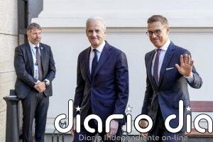 El presidente de Finlandia y el primer ministro de Noruega abordan con Putin el impulso diplomático en Ucrania