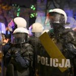 El presidente de Polonia ordena a la Policía retirar el bloqueo y convoca al Parlamento para "restablecer el orden"