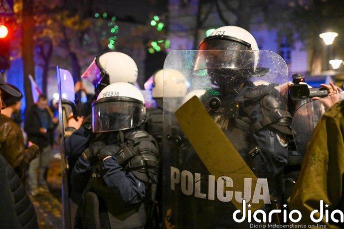 El presidente de Polonia ordena a la Policía retirar el bloqueo y convoca al Parlamento para "restablecer el orden"