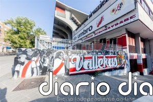 El Rayo Vallecano devolverá la franja a la camiseta y se compromete con una "relación positiva" con su afición