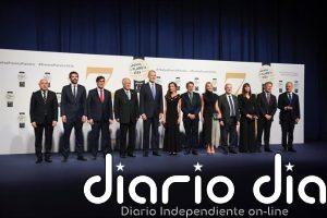 El Rey destaca la "solidez" de los Premios Planeta y su arraigo entre escritores y lectores