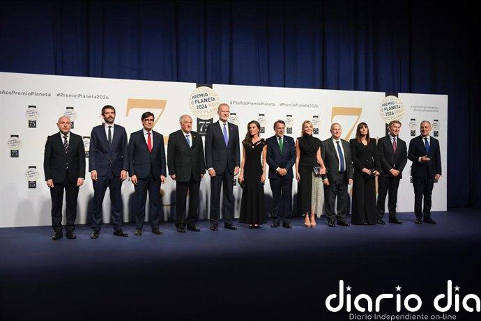 El Rey destaca la "solidez" de los Premios Planeta y su arraigo entre escritores y lectores