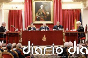 El Rey preside la apertura de curso de las Reales Academias, su primer acto tras operarse de cataratas