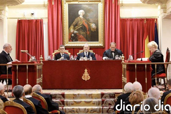 El Rey preside la apertura de curso de las Reales Academias, su primer acto tras operarse de cataratas