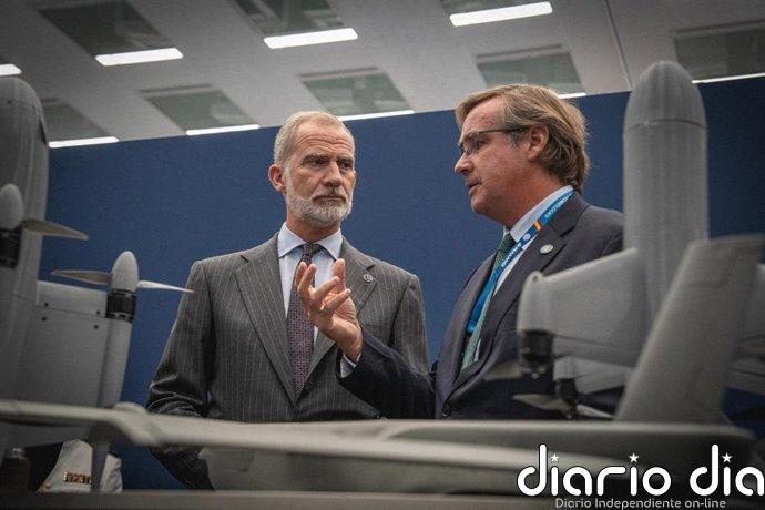El Rey visita el espacio de ARMMO en INDUDEF 2026 y conoce su interceptor autónomo de drones