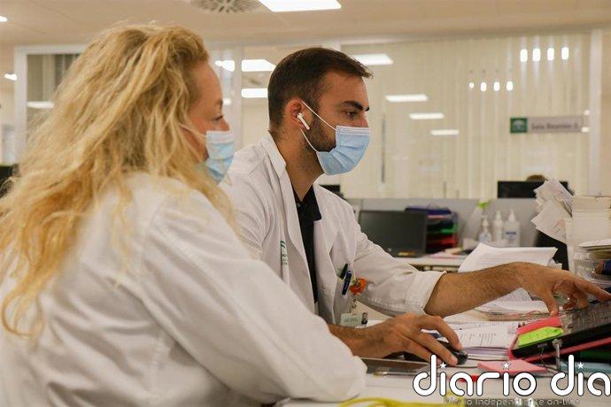 El SAS incorporará a 31 oncólogos en 2027 y dispone en el sistema público de 279 especialistas en este área