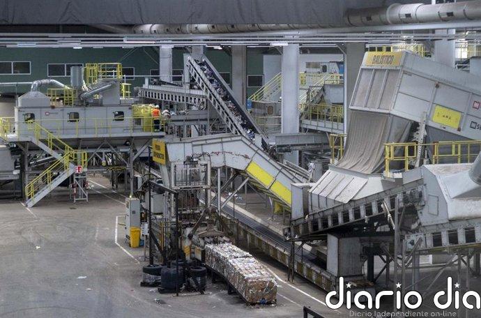 El sector de gestión de residuos peligrosos ingresa 1.690 millones en 2025, un 7% más, según Informa
