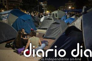 El Sindicat de Llogateres recomienda "resguardarse hasta mañana" a los acampados en plaza Catalunya