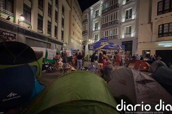 El Sindicato de Inquilinas de Cádiz anuncia que levantan acampada tras la movilización del sábado