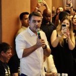 El Supremo de Brasil autoriza al candidato Flávio Bolsonaro a visitar a su padre antes de la segunda vuelta