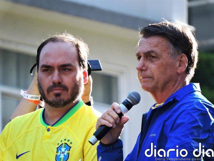 El Supremo de Brasil emite una orden de arresto contra Eduardo Bolsonaro, condenado por coacción a la justicia