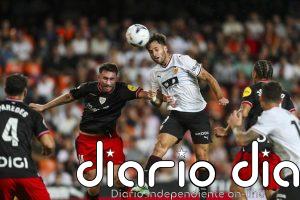 El Valencia sigue mutando con Aguirre y el Villarreal no acierta contra el Elche