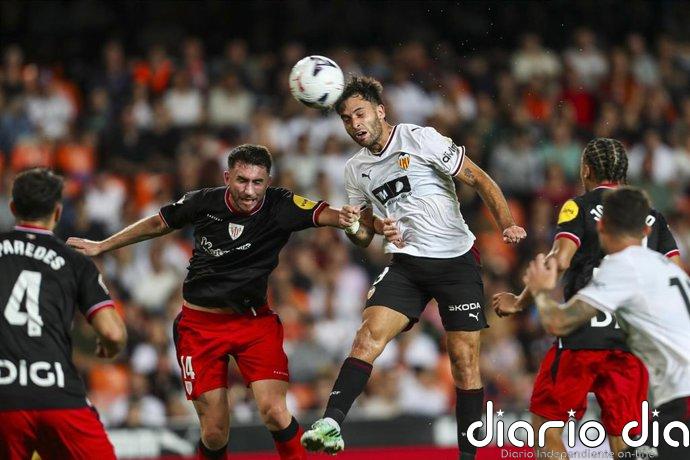 El Valencia sigue mutando con Aguirre y el Villarreal no acierta contra el Elche