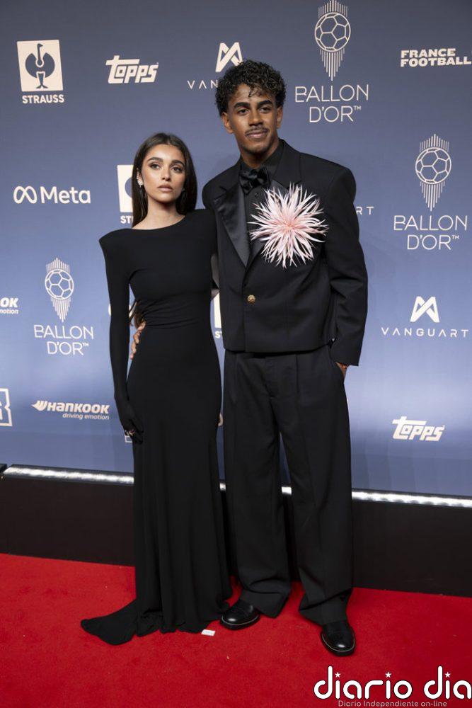 El vestido de Inés García en el Balón de Oro junto a Lamine Yamal tiene un detalle que marca la diferencia