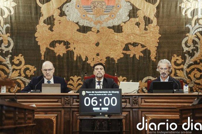 El vicealcalde de Alicante niega que una exalto cargo le dijera en 2022 que sus hijos estaban inscritos en Les Naus
