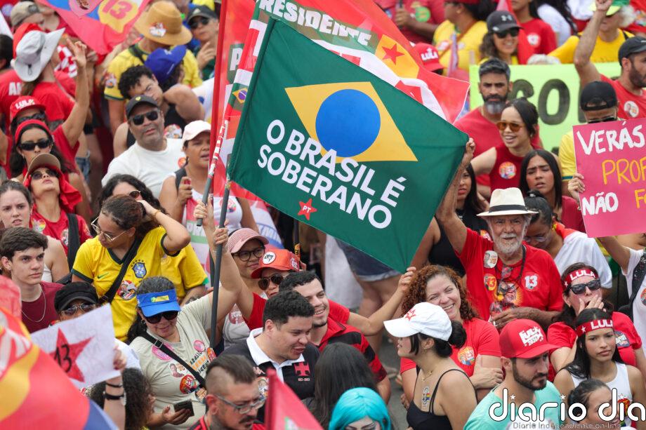 Elecciones dictan destino de Brasil y rumbos de la humanidad