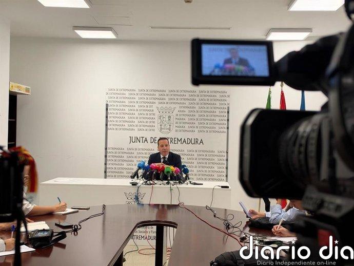Extremadura presenta un recurso ante el Supremo contra el decreto que regula el reparto de menores migrantes