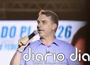 Flávio Bolsonaro apela a su mayoría en el Congreso para "cambiar la Constitución" y "redemocratizar" Brasil