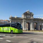 Flixbus pide a Óscar Puente que explique, más allá de sus tuits, por qué pone trabas a su actividad en España