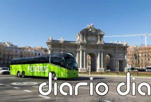 Flixbus pide a Óscar Puente que explique, más allá de sus tuits, por qué pone trabas a su actividad en España
