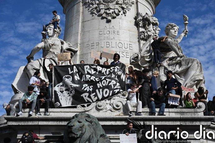 Francia suspende temporalmente las clases para facilitar un periodo de "democracia interna"