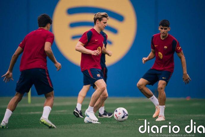 Frenkie de Jong completa parte del trabajo con el grupo y se acerca a su regreso
