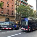 Fuerte presencia policial en plaza Espanya de Barcelona por una nueva convocatoria de jóvenes por redes