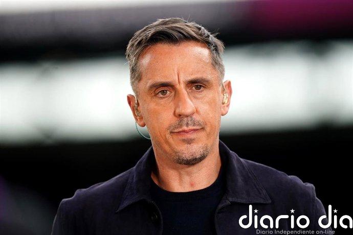 Gary Neville insta a los Glazer "a vender" e "irse ya" del Manchester United