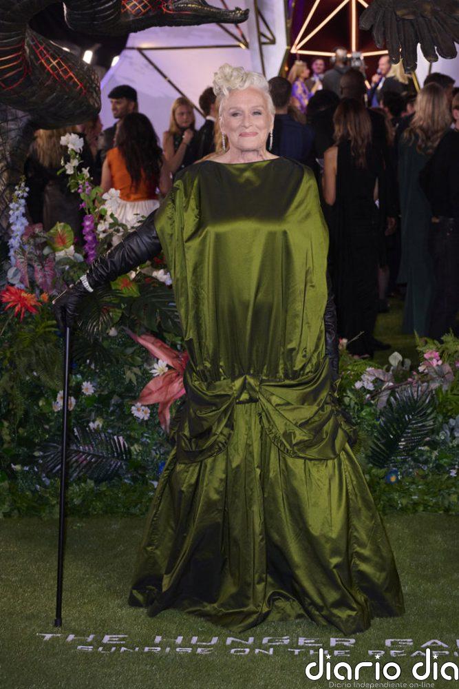 Glenn Close acapara todas las miradas con su espectacular vestido verde tras explicar por qué necesita un bastón
