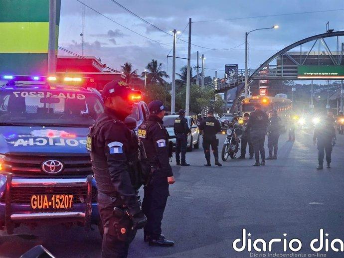 Guatemala investiga las revertidas detenciones tras el tiroteo del exfiscal y advierte que pueden "rodar cabezas"